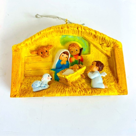 Hallmark 2015 The First Christmas Keepsake Ornament Nativity Scene - Picture 2 of 10